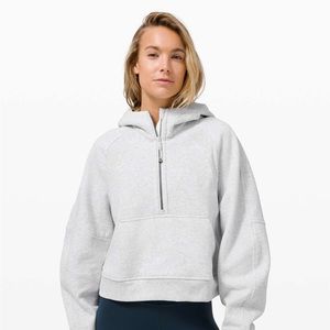 Lululemon Scuba Oversized 1/2 Zip Hoodie
Heathered Core Ultra Light Grey